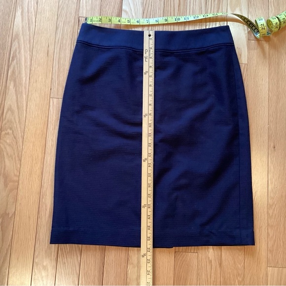 Brooks Brothers 2-piece suit, Navy Blue, jacket 10, skirt 10 petite - Picture 11 of 12
